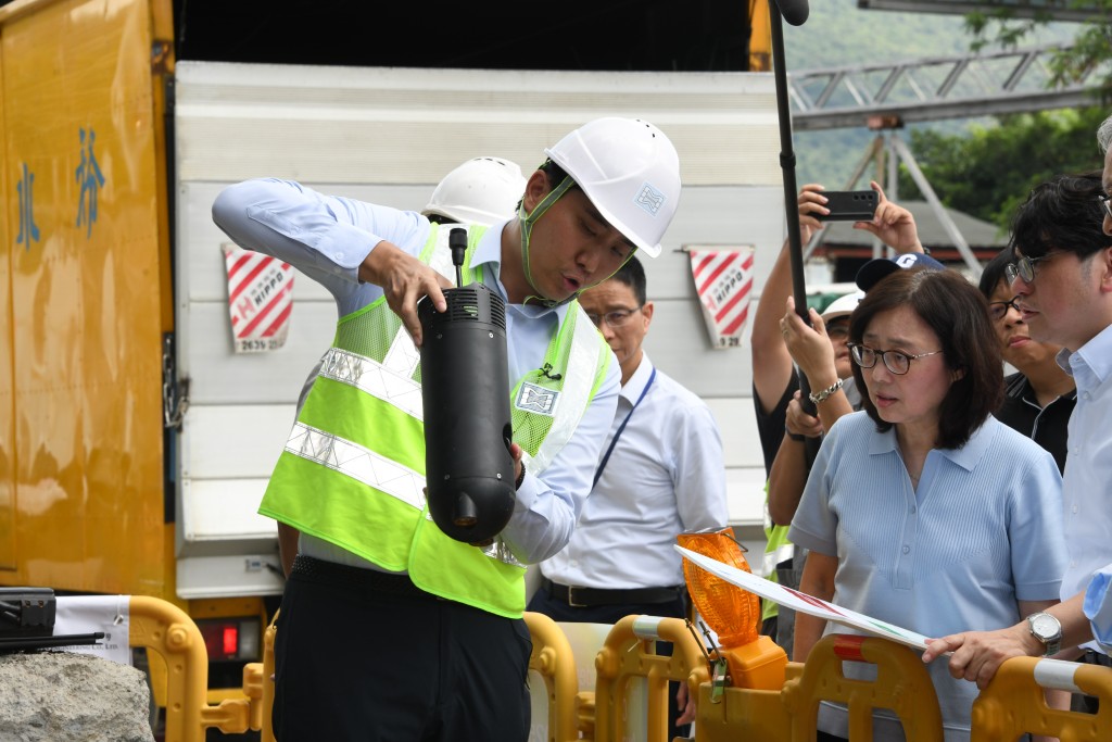 Government civil service records over 600 vacancies in the past three fiscal years. 