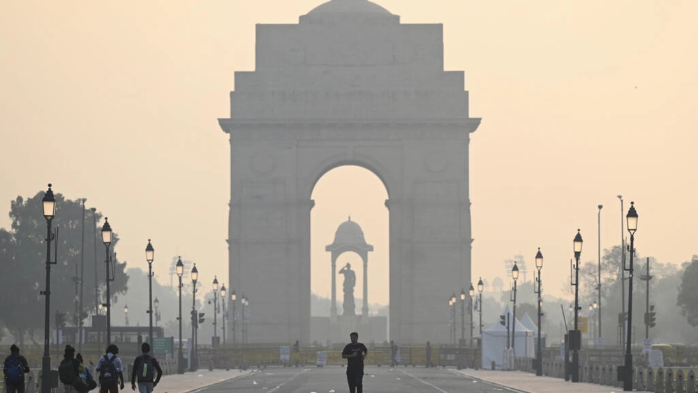 Smog levels surged in New Delhi during the Diwali festival, with many revelers defying a ban on setting off firecrackers. (Reuters) Smog levels surged in New Delhi during the Diwali festival, with many revelers defying a ban on setting off firecrackers. (Reuters)