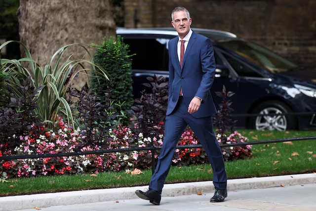 MP Peter Kyle who has been appointed to the role of Business Secretary walks towards 10 Downing Street, as part of a reshuffle by the British government following the resignation of Deputy Prime Minister Angela Rayner in London, Britain, September 5, 2025. REUTERS/Jack Taylor/File Photo 