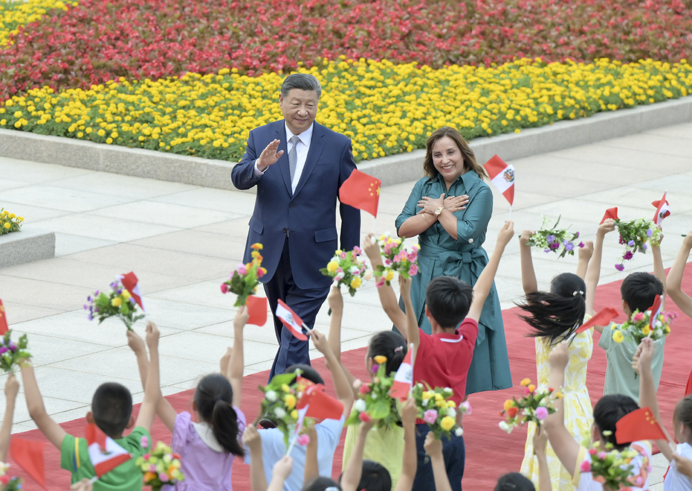 Chinese President Xi Jinping holds a welcome ceremony for Peruvian President Dina Ercilia Boluarte Zegarra at the square outside the east gate of the Great Hall of the People prior to the talks between Xi and Boluarte, in Beijing, capital of China, June 28, 2024. (Xinhua/Gao Jie)