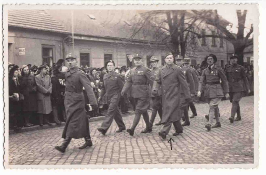 Ladislav Břežný (indicated by an arrow) at the celebrations of 28 October 1946 in Valašské Meziříčí  (Source: Author’s Archive) 