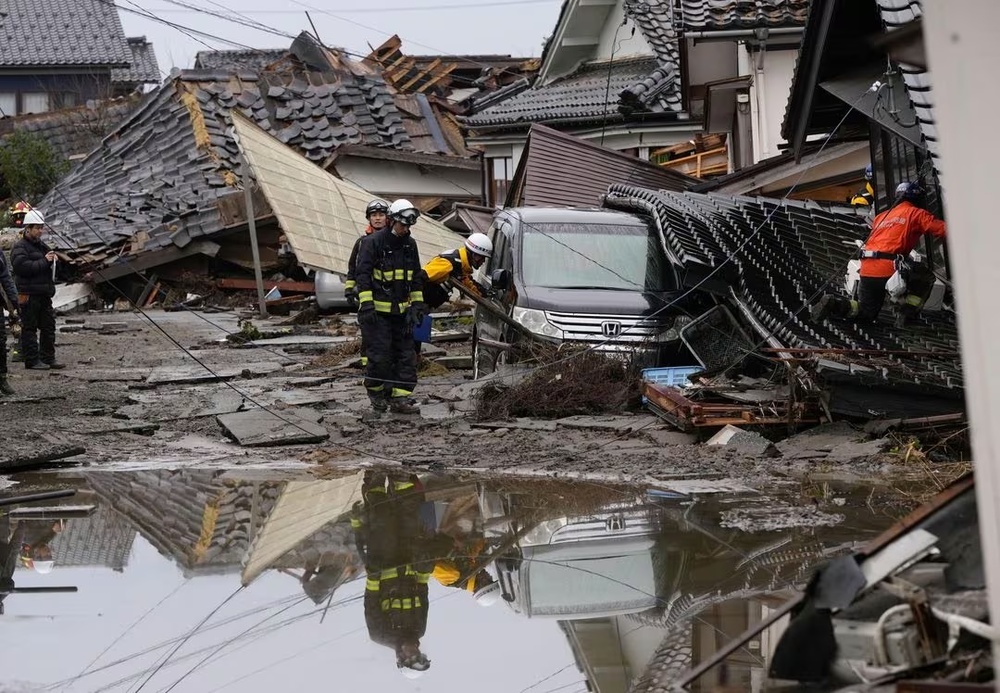 Firefighters and police officers conduct search and rescue operations at a tsunami-devastated residential area in Suzu, Ishikawa prefecture, Japan January 3, 2024, in this photo released by Kyodo. Mandatory credit Kyodo via REUTERS Firefighters and police officers conduct search and rescue operations at a tsunami-devastated residential area in Suzu, Ishikawa prefecture, Japan January 3, 2024, in this photo released by Kyodo. Mandatory credit Kyodo via REUTERS