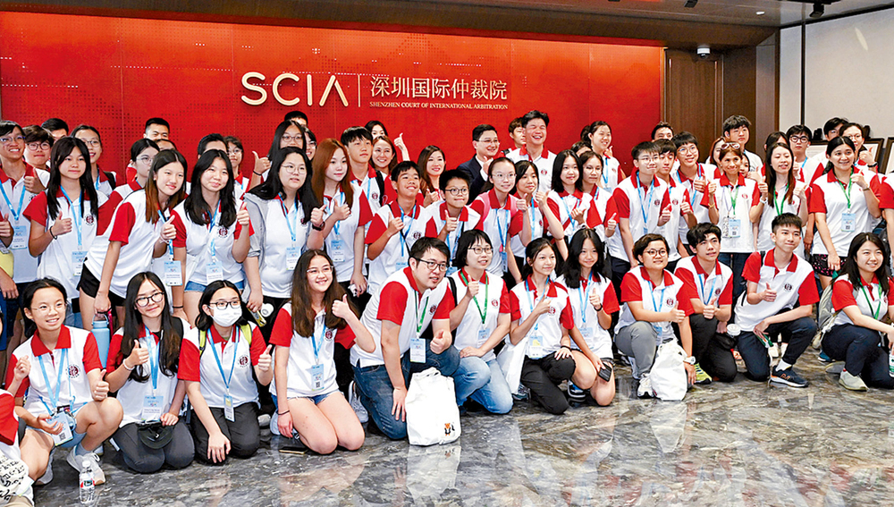 A warm reception and guided tour at the Shenzhen Court of International Arbitration led by President Liu Xiaochun.