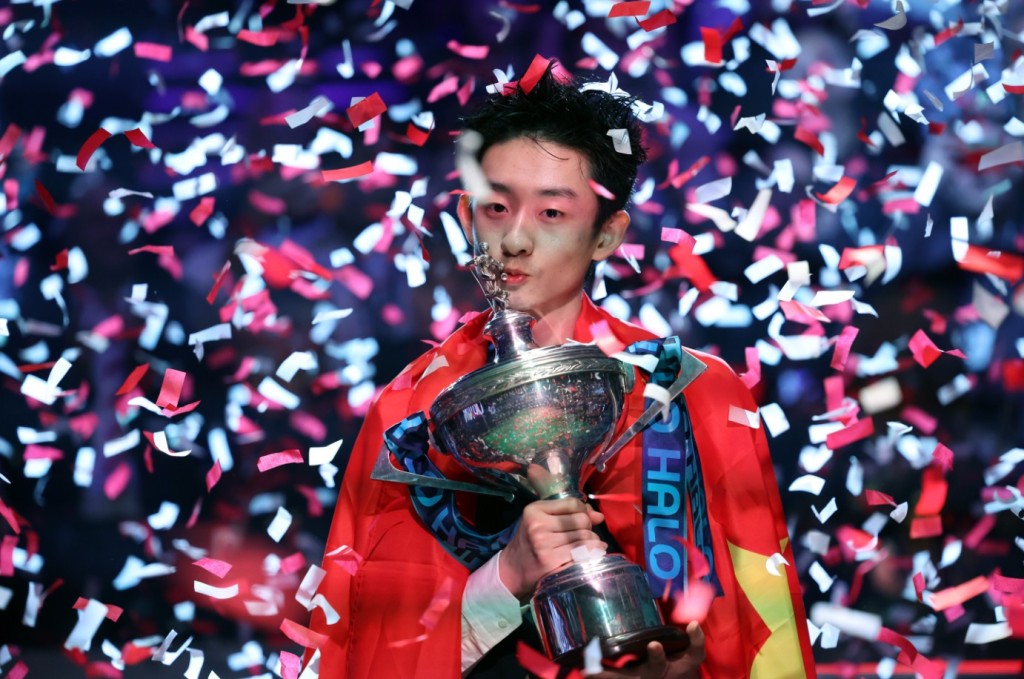 Wu Yize beat Shaun Murphy 18-17 in a nail-biting final at Sheffield's Crucible Theatre to become the second Chinese player in two years to win snooker's premier event. XINHUA