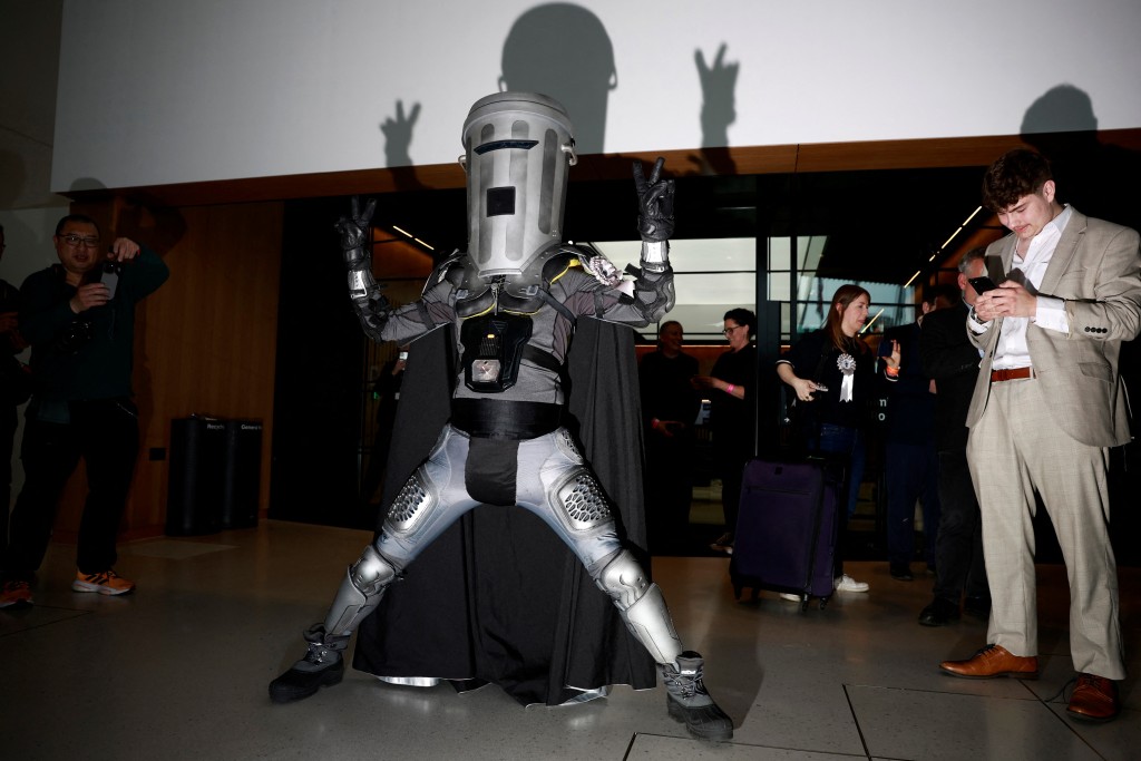 Photo by BENJAMIN CREMEL / AFP London mayoral candidate Count Binface (C) gestures as he arrives to attend the declaration for London's mayor at City Hall in London on May 4, 2024.