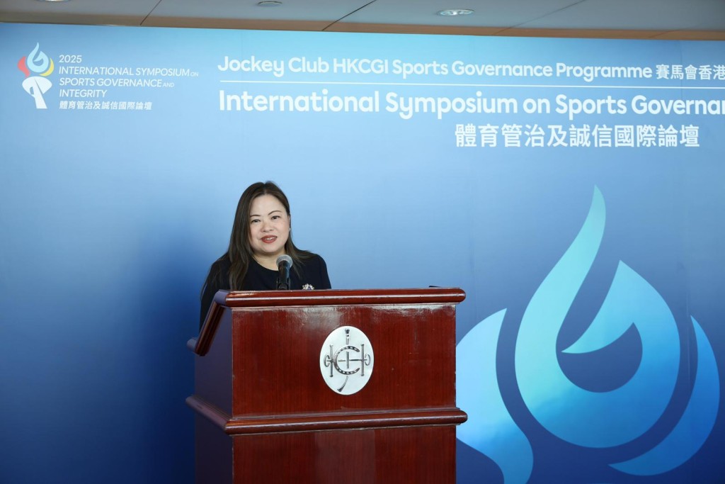 Rosanna Law, Secretary for Culture, Sports and Tourism of the HKSAR Government thanked the Club and HKCGI for echoing the Government’s call to enhance the corporate governance in sports. Rosanna Law, Secretary for Culture, Sports and Tourism of the HKSAR Government thanked the Club and HKCGI for echoing the Government’s call to enhance the corporate governance in sports.
