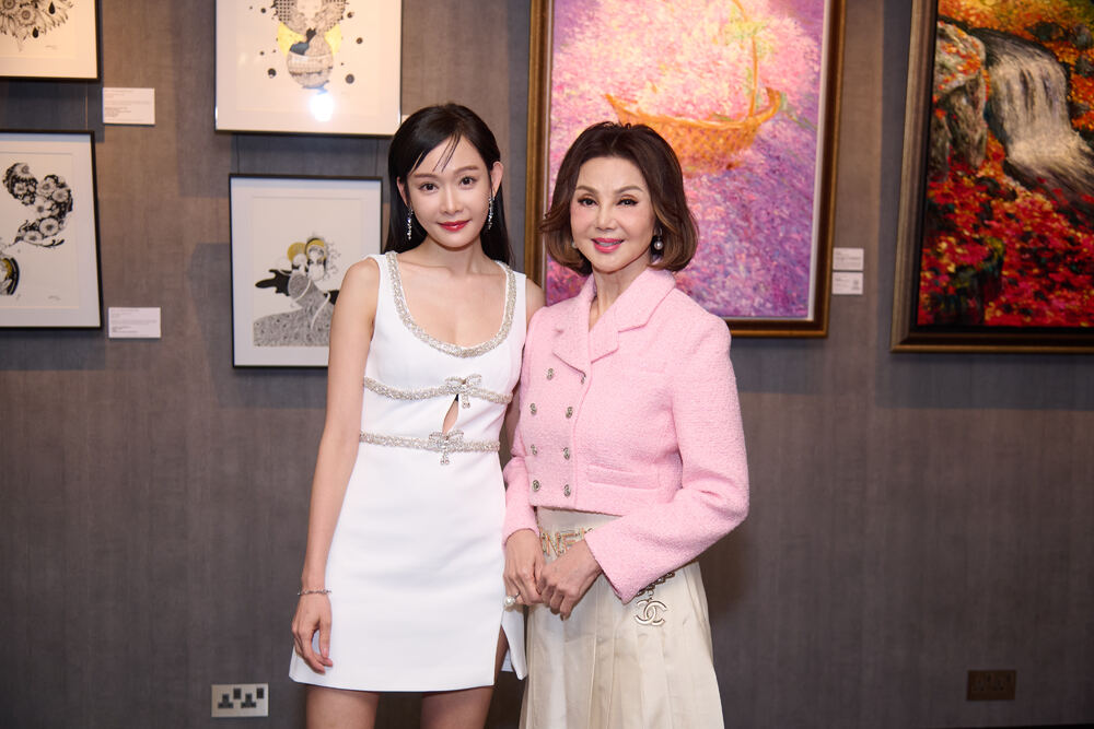 The Art as a Voice Charity Exhibition will feature the artwork of two exceptionally talented celebrity artists, Lynn Hsieh (right) and Aka Chio. The Art as a Voice Charity Exhibition will feature the artwork of two exceptionally talented celebrity artists, Lynn Hsieh (right) and Aka Chio.
