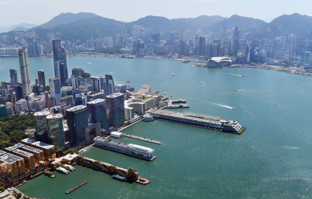 Over 70 percent of HK firms are exploring new markets with less trade tension, while roughly the same number have decided to focus on the domestic market. SING TAO
