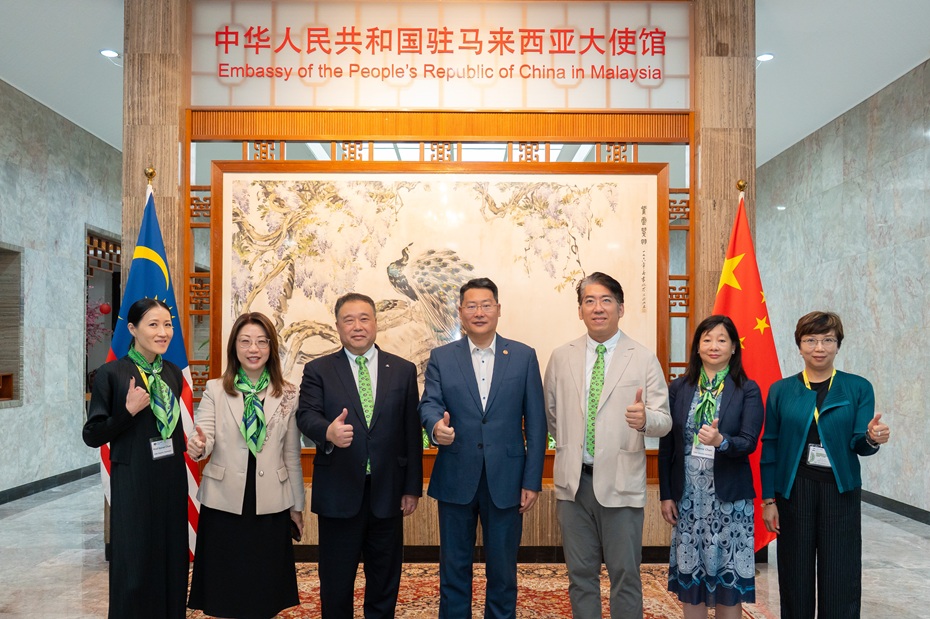 The delegation meets Ma Yongfa (center), Head of the Economic and Commercial Office of the Embassy of the People’s Republic of China in Malaysia.