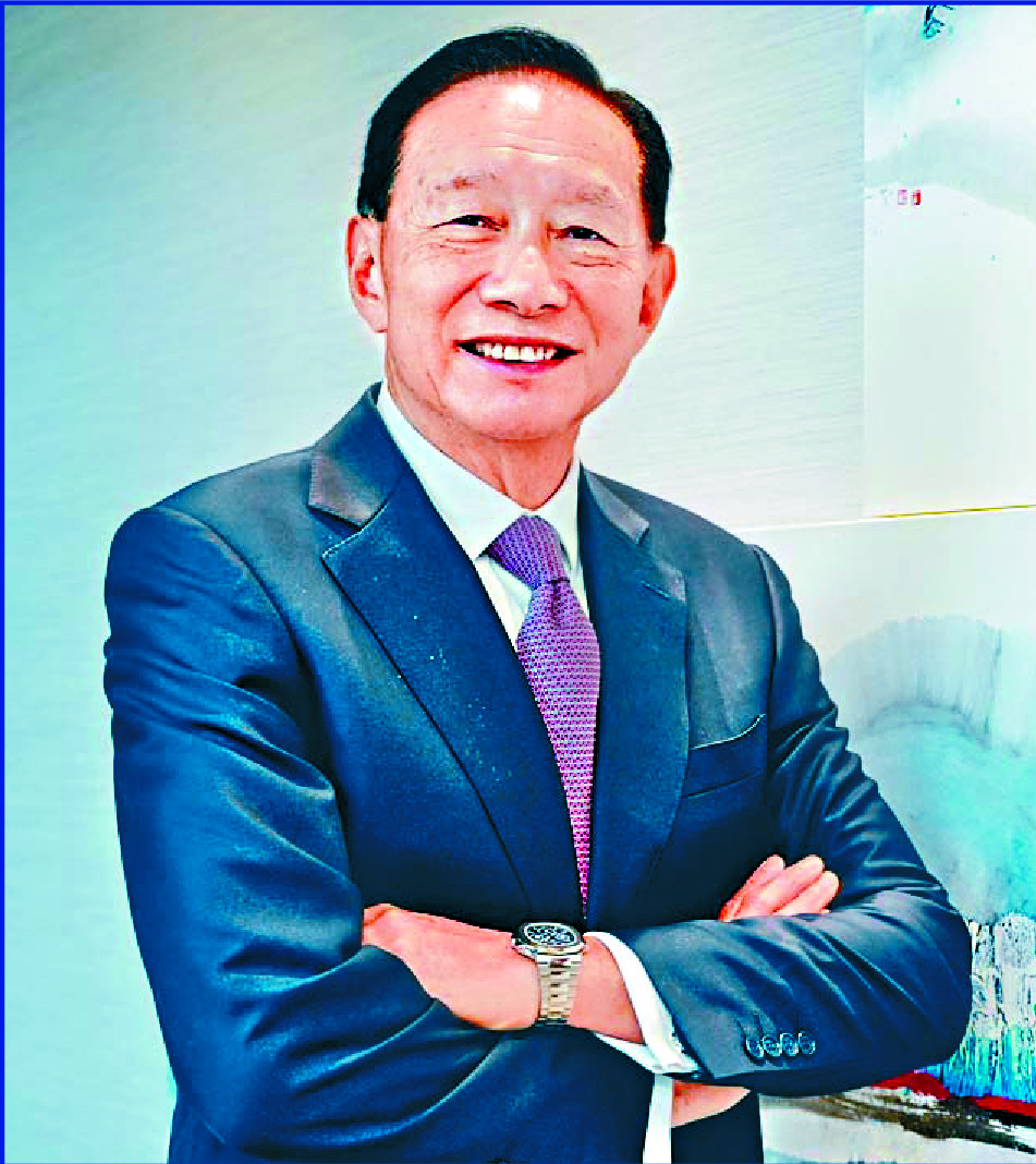 New members are, from left, Simon Li, Irons Sze, Rock Chen, Wilfred Wong and Samuel Yung. Top: Priscilla Wong.