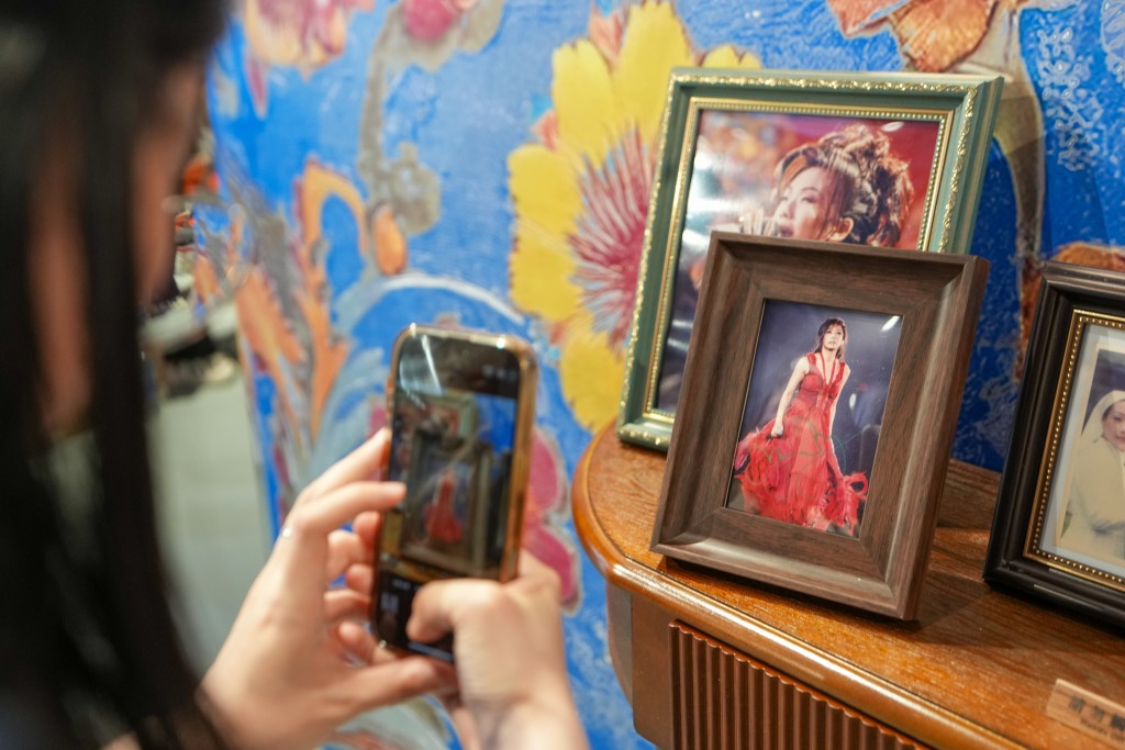 The fan club set up a limited-time exhibition at Kai Tak Retail Hub 2, featuring vinyl records, past concert tickets, posters, and magazine clippings.