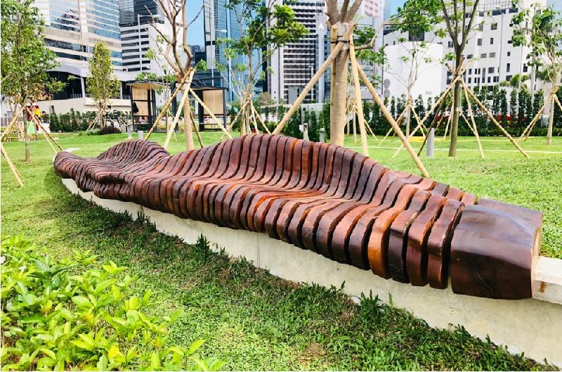 A public art seat named "A Little Rest in this Tiny Island", created by the Hong Kong Timberbank by making use of trees that fell during typhoons.
