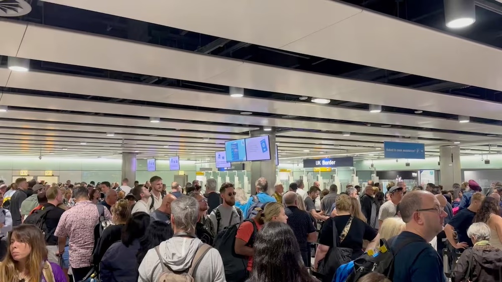 People wait in line at Heathrow airport, after the Border Force suffered a nationwide technical issue that affected passport control, in London, Britain, May 7, 2024 in this still image obtained from social media video. Sam Morter/via REUTERS People wait in line at Heathrow airport, after the Border Force suffered a nationwide technical issue that affected passport control, in London, Britain, May 7, 2024 in this still image obtained from social media video. Sam Morter/via REUTERS