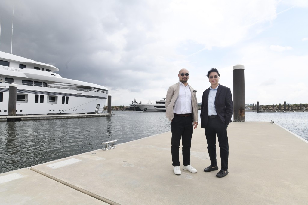 Alex Lee (left) and Tommy Ho Wai-lok (right) say the policy is expected to entice more mainlanders to purchase and berth their vessels in the city.