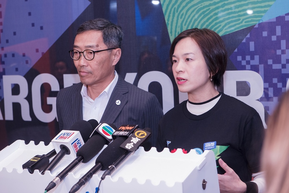 (From left) Albert Wong, CEO of HKSTP and Fanny Wong, Head of Talents and Human Resources of HKSTP, responded to media inquiries on the high level of interest among participants. 