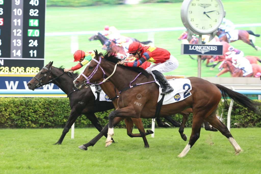 Harry Bentley times his run to perfection on Hong Lok Golf. Singtao.