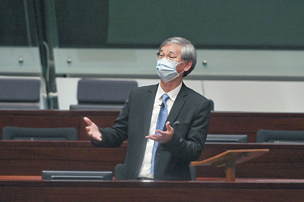 Law Chi-kwong opposes calls to expedite the process of increasing statutory holidays. Law Chi-kwong opposes calls to expedite the process of increasing statutory holidays.