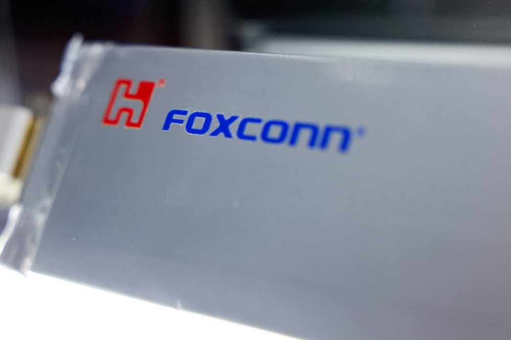 A Foxconn high energy density solid-state lithium metal battery is displayed at Foxconn’s annual tech day in Taipei, Taiwan October 8, 2024. REUTERS A Foxconn high energy density solid-state lithium metal battery is displayed at Foxconn’s annual tech day in Taipei, Taiwan October 8, 2024. REUTERS
