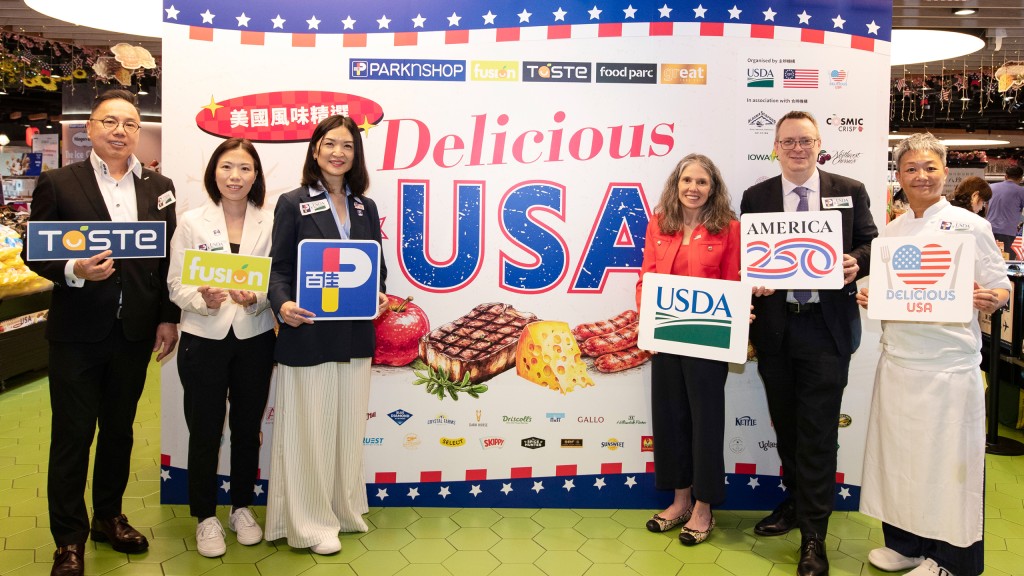 Officiating guests participated in the launch ceremony at Festival Walk TASTE.