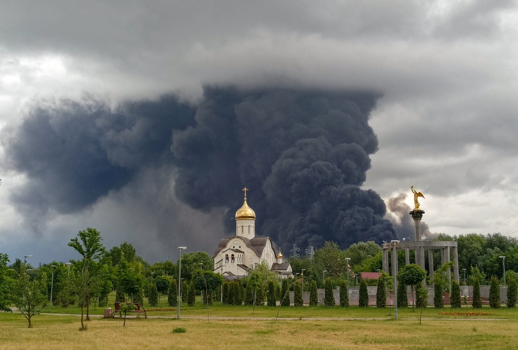 Smoke rises from an oil refinery following a Ukrainian drone attack in the course of Russia-Ukraine conflict, in Moscow, Russia, June 18, 2026 (AFP)