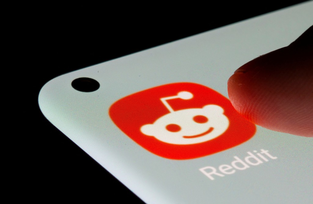 FILE PHOTO: Reddit app is seen on a smartphone in this illustration taken, July 13, 2021. REUTERS/Dado Ruvic/Illustration/File Photo