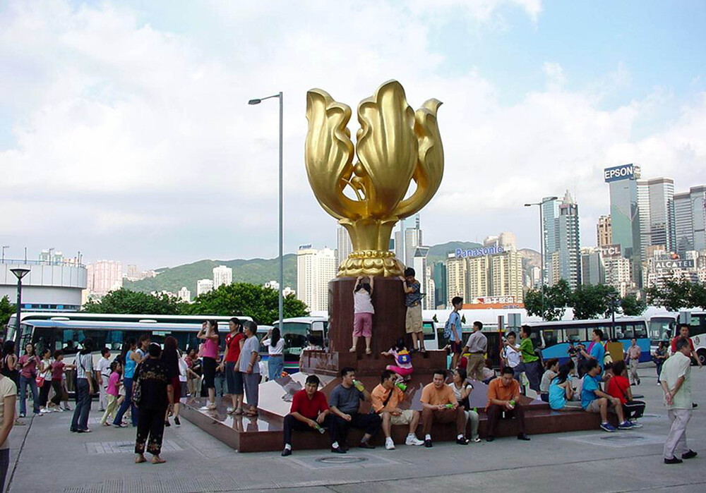 The tourism and transport sectors are well prepared for visitors from across the border who will celebrate the Mid-Autumn Festival and National Day in Hong Kong. sing tao The tourism and transport sectors are well prepared for visitors from across the border who will celebrate the Mid-Autumn Festival and National Day in Hong Kong. sing tao