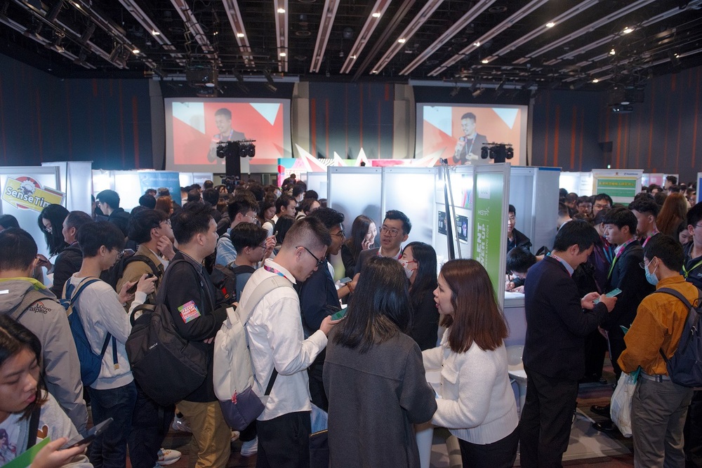 HKSTP “Talent Power Up” I&T Career Expo 2024 attracted an unprecedented number of over 6,000 enthusiastic individuals in search of job opportunities and to gain insights into Generative AI.