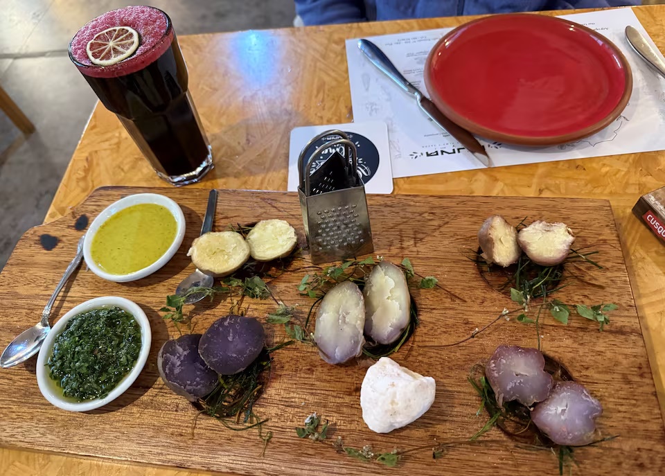  A selection of potatoes with different colors of flesh is served at a restaurant in Cusco, Peru, July 15, 2025. Picture taken with a mobile telephone. REUTERS/Will Dunham 