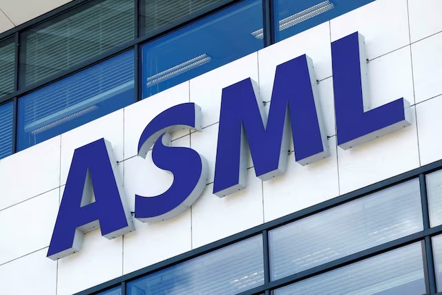 The ASML logo is seen at the company's headquarters in Veldhoven, Netherlands, June 16, 2023. REUTERS/Piroschka van de Wouw/File Photo 