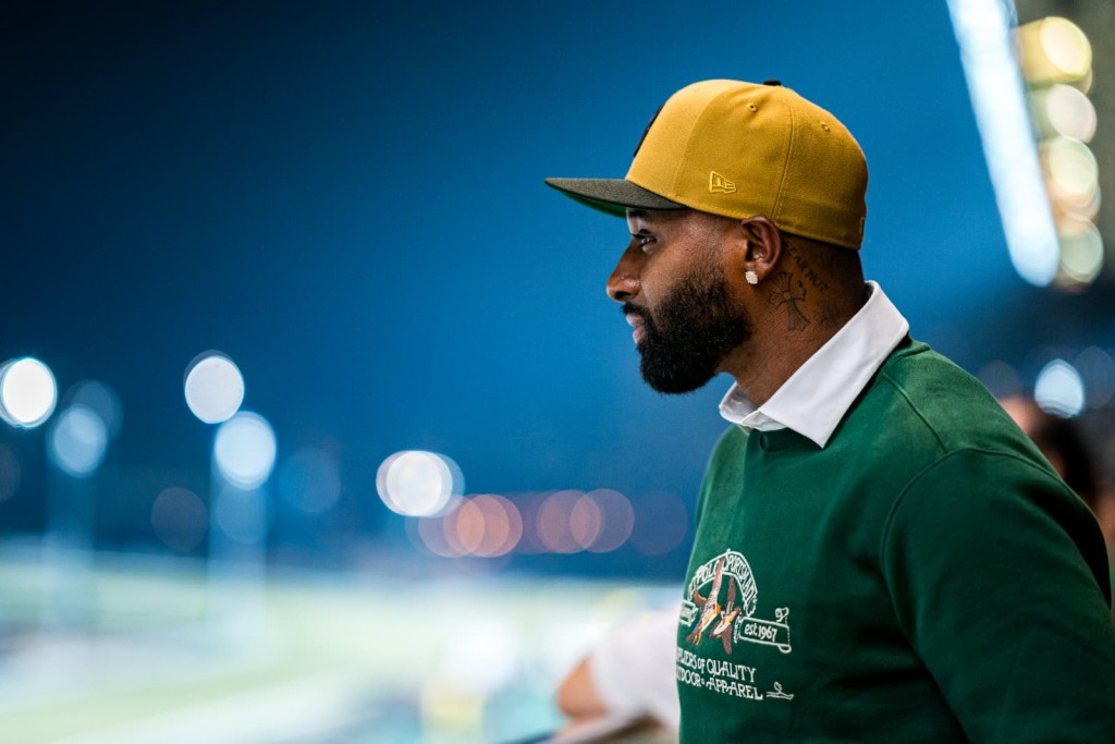 Jarvis Landry looks out across a floodlit Sha Tin Racecourse (HKJC) 