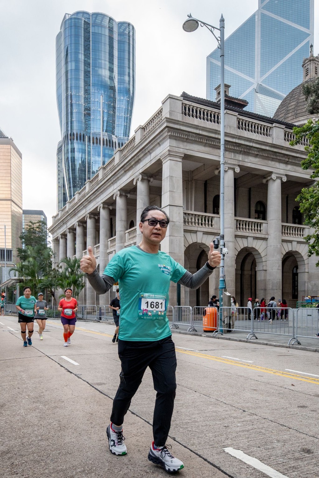Lawmaker Augustine Wong also participated in the charity run.