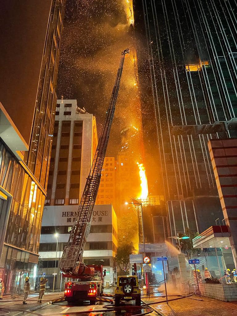 A blaze broke out last night at the 48-story luxury Kimpton Hong Kong hotel under construction in Tsim Sha Tsui.