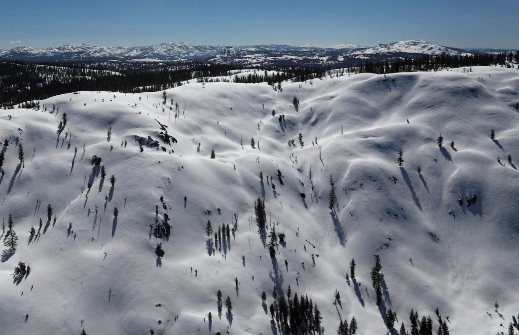 The snow-covered Sierra Nevada Mountains are seen from the air during a Pacific Gas and Electric snowpack survey near Nevada City, California, U.S. April 3, 2017. REUTERS/Bob Strong/File Photo