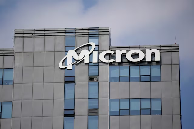 The company logo is seen on the Micron Technology Inc. offices in Shanghai, China May 25, 2023. REUTERS/Aly Song