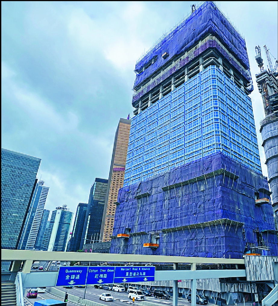 Construction of Cheung Kong Center II is well under way.Sing Tao Construction of Cheung Kong Center II is well under way.Sing Tao