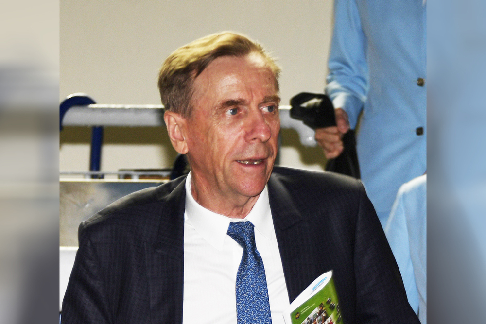 John Size marks the close of a record 12th Hong Kong trainers' title in style. John Size marks the close of a record 12th Hong Kong trainers' title in style.