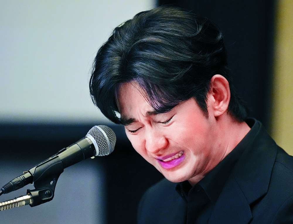 Kim Soo Hyun tearfully says he did not date Kim Sae Ron when she was just 15 years old. The actress died of apparent suicide in February. AP, REUTERS Kim Soo Hyun tearfully says he did not date Kim Sae Ron when she was just 15 years old. The actress died of apparent suicide in February. AP, REUTERS