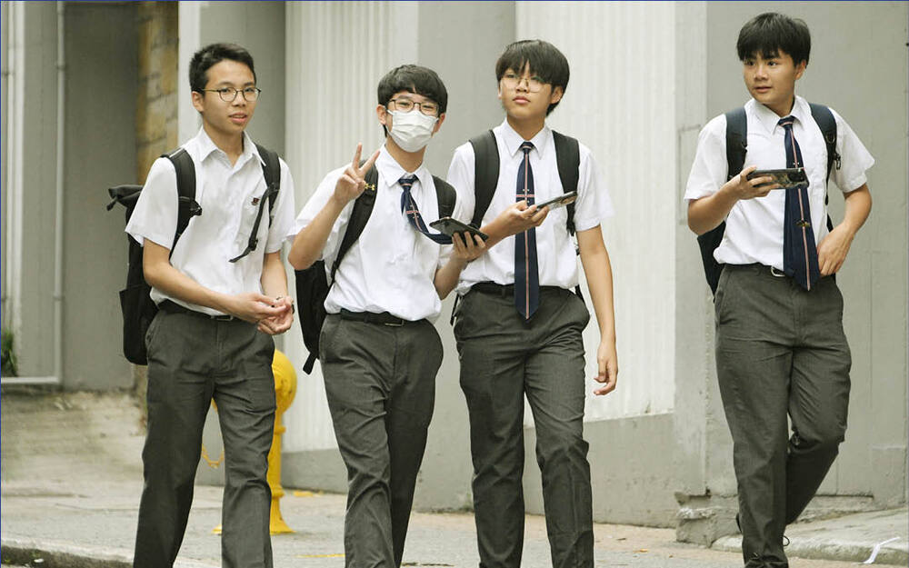 In the creative thinking portion of the Programme for International Student Assessment, HK students achieved a mean score of 32 falling behind Singapore students, right, with a score of 41. SING TAO In the creative thinking portion of the Programme for International Student Assessment, HK students achieved a mean score of 32 falling behind Singapore students, right, with a score of 41. SING TAO