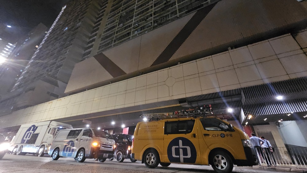 Some 2,250 households in Wong Tai Sin were affected by a power outage that lasted more than four hours on Wednesday. SING TAO Some 2,250 households in Wong Tai Sin were affected by a power outage that lasted more than four hours on Wednesday. SING TAO