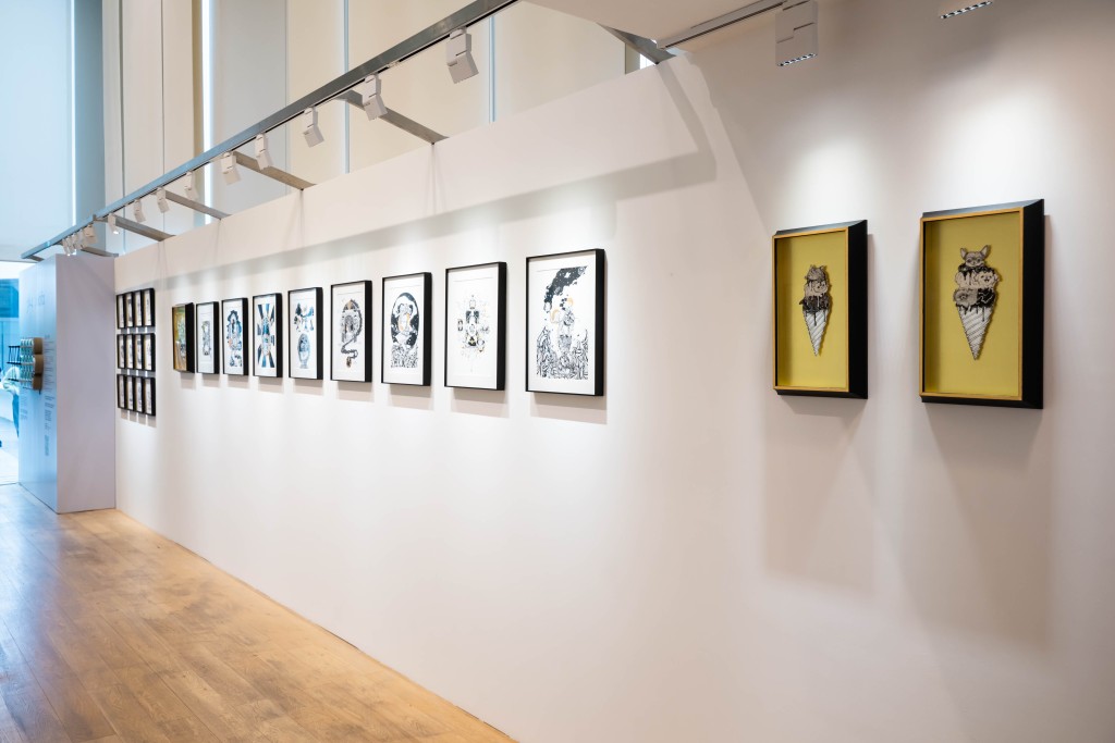 Aka continues her signature style of intricate pen-and-ink drawings in black, white and gold, using delicate lines and luminous contrasts to construct a series of visually poetic and narrative-rich scenes.