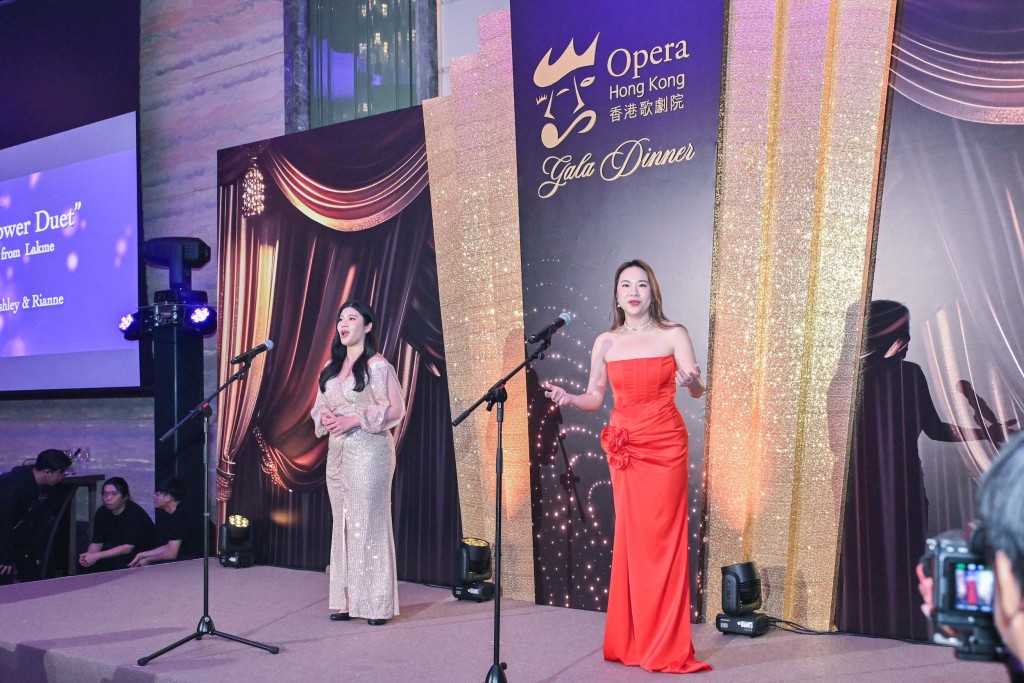 Flower Duet from Lakmé sung by Ashley Chui & Rianne Lau.