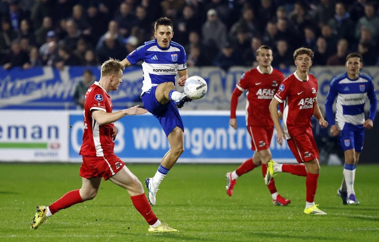 Iran have earned their spot at the World Cup, says New Zealand's Ryan Thomas, second left. AFP  