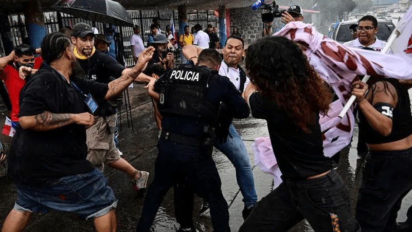 Demonstrators clash with police during a protest against the visit of the US Secretary of State Marco Rubio in Panama City on January 31, 2025. (AFP) Demonstrators clash with police during a protest against the visit of the US Secretary of State Marco Rubio in Panama City on January 31, 2025. (AFP)