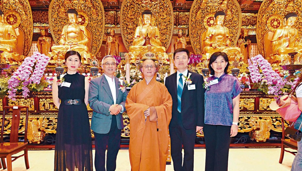 From left: Tracy So, Executive Deputy General Manager (Advertising and Business Development) of Sing Tao News Corporation; Stanley, Lee Yin Ching, Advisor of Po Lin Monastery; Venerable Jing Yin, Abbot of Po Lin Monastery; Ren Pei, Deputy Director of the Religious Affairs Division, Coordination Department of the Liaison Office of the Central People's Government in Hong Kong SAR; and Florence Tsui, President of the Institute of Horticulture (Hong Kong).