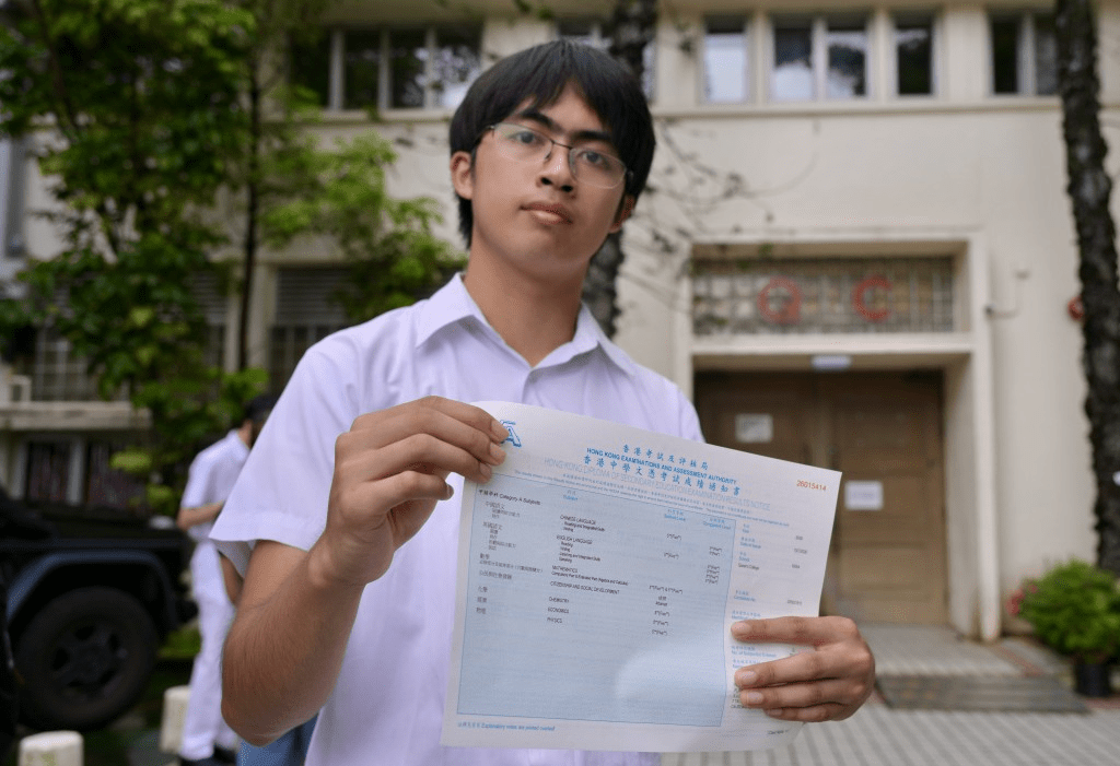 Queen’s College super top scorer Ng Ka-wing plans to study medicine at the University of Hong Kong.