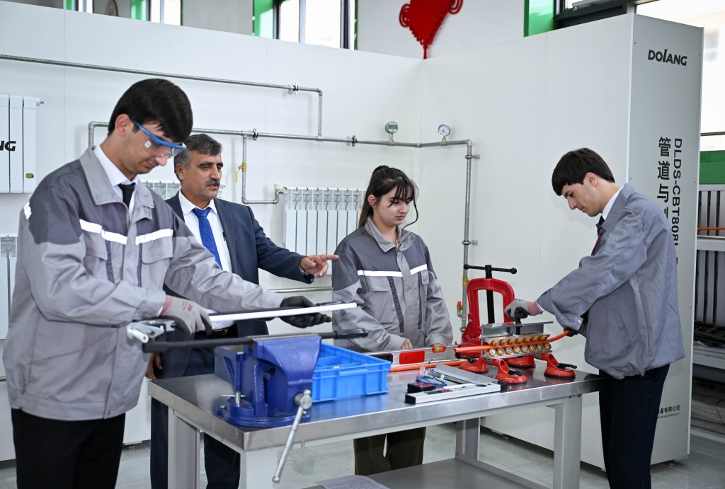 Students learn skills at the Luban Workshop in Dushanbe, Tajikistan, May 31, 2025. (Xinhua/Li Renzi)