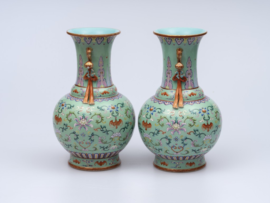 Pair of green-ground vases with auspicious “wandai ruyi” motif in yangcai enamel