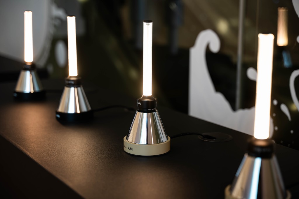 The exhibition also witness the launch of two co-branded desk lamps personally designed by Aka C.