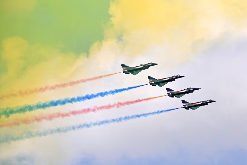 The People's Liberation Army Air Force Bayi Aerobatic Team perform during an aerial flying display at the Singapore Airshow at Changi Exhibition Centre, in Singapore, February 3, 2026. REUTERS/Caroline Chia/File Photo 