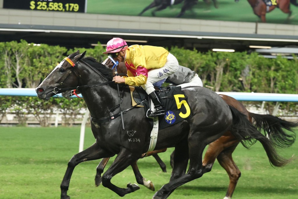 Lunar Dash returns a winner while showing more could be in store (Sing Tao)